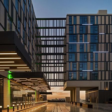 Holiday Inn Dubai Al-Maktoum Airport By Ihg Exterior photo
