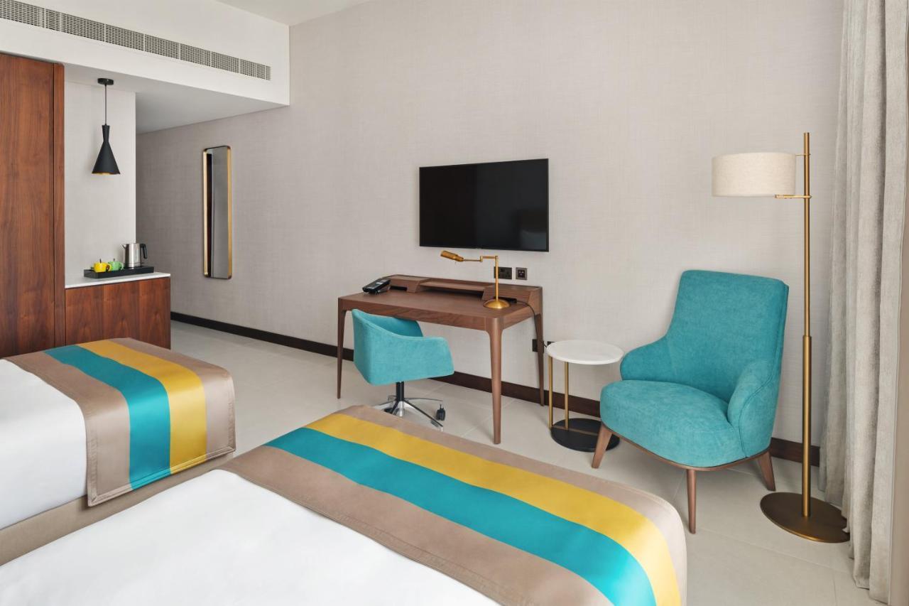 Holiday Inn Dubai Al-Maktoum Airport By Ihg Exterior photo