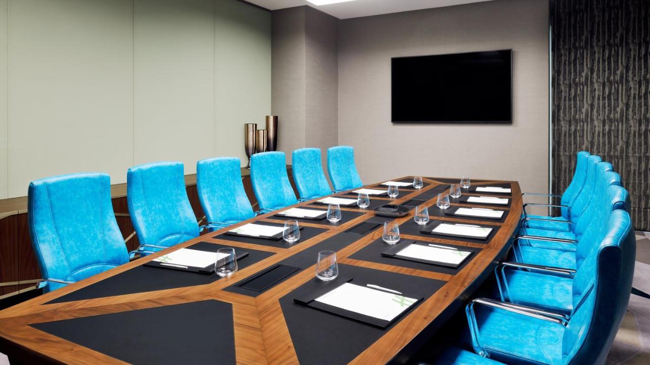 Holiday Inn Dubai Al-Maktoum Airport By Ihg Exterior photo