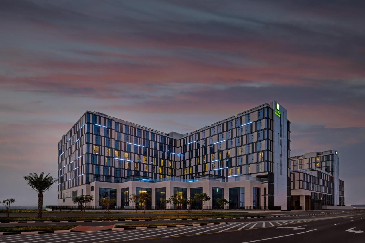 Holiday Inn Dubai Al-Maktoum Airport By Ihg Exterior photo