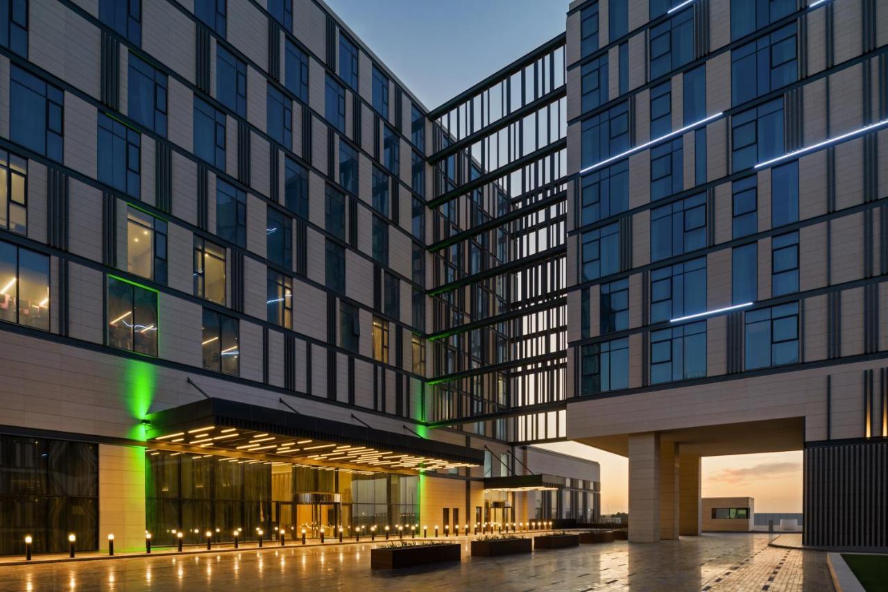 Holiday Inn Dubai Al-Maktoum Airport By Ihg Exterior photo